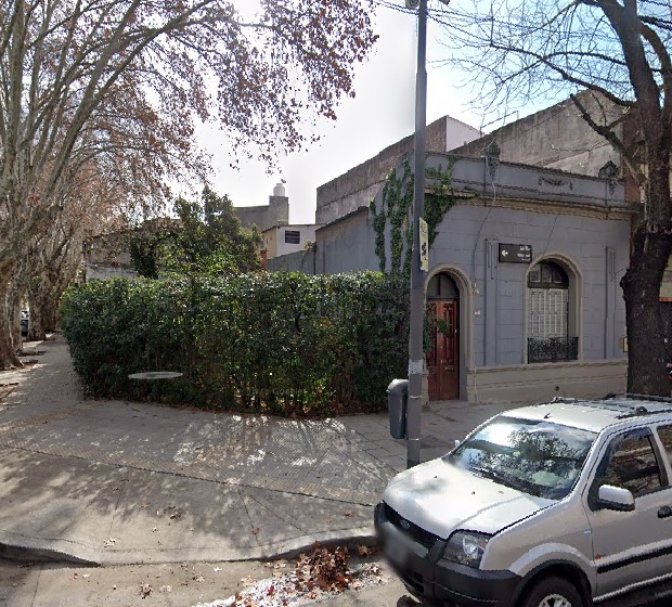 LOTE EN ESQUINA USAB 2/ 1690 M2 CONSTRUIBLES